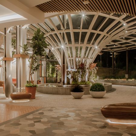 מלון פונקאק The Botanica Sanctuary מראה חיצוני תמונה The lobby of the hotel