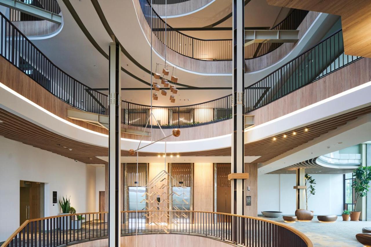 מלון פונקאק The Botanica Sanctuary מראה חיצוני תמונה Interior of the hotel